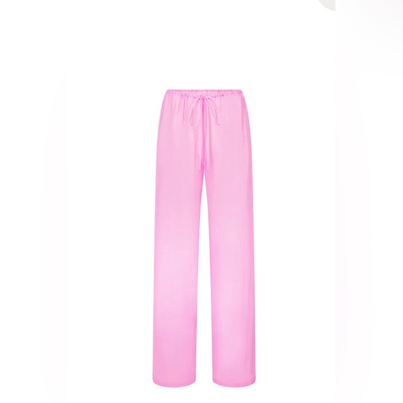 Skims Silk Chiffon Cover Up Drawstring Pant Sz XXS in Light Pink
Used once - Picture 2 of 5